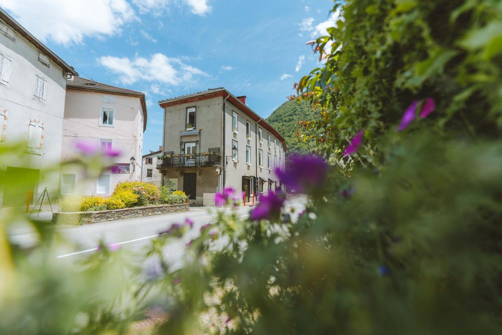 Eau Berges Hostel Val-de-Sos Εξωτερικό φωτογραφία